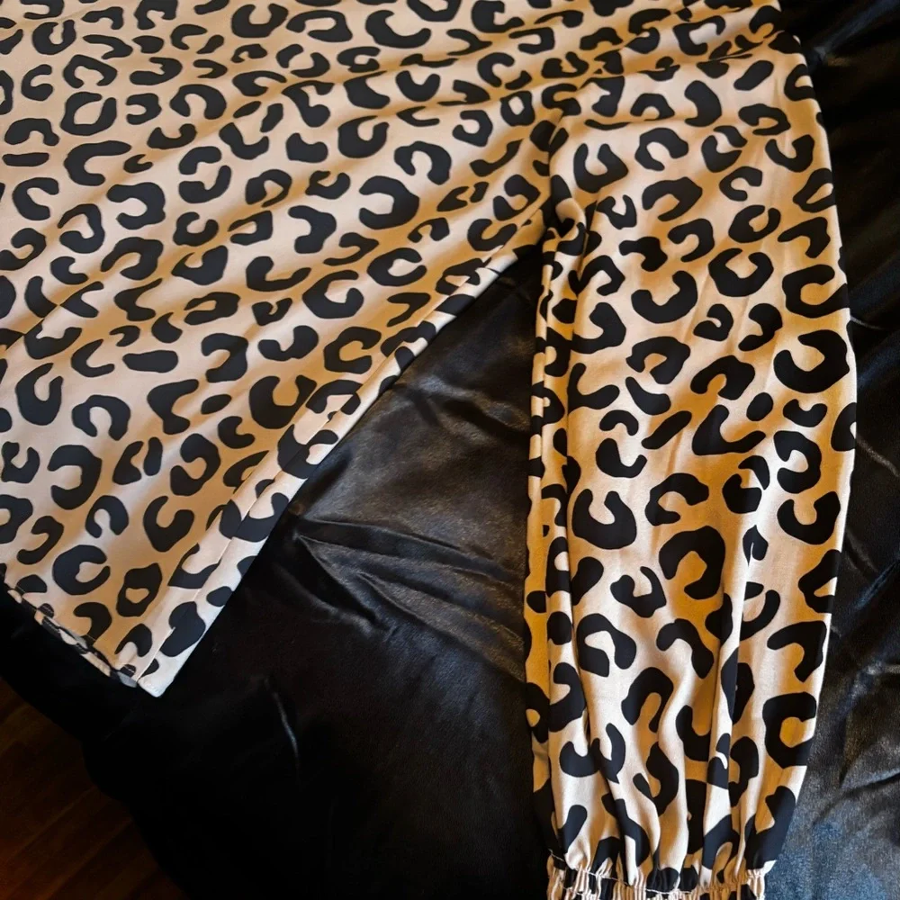 Kate Spade Tan Leopard Print long sleeve Blouse - Picture 9 of 15